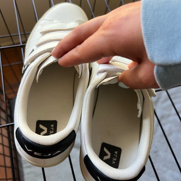 Veja Velcro Sneakers - Picture 7 of 8